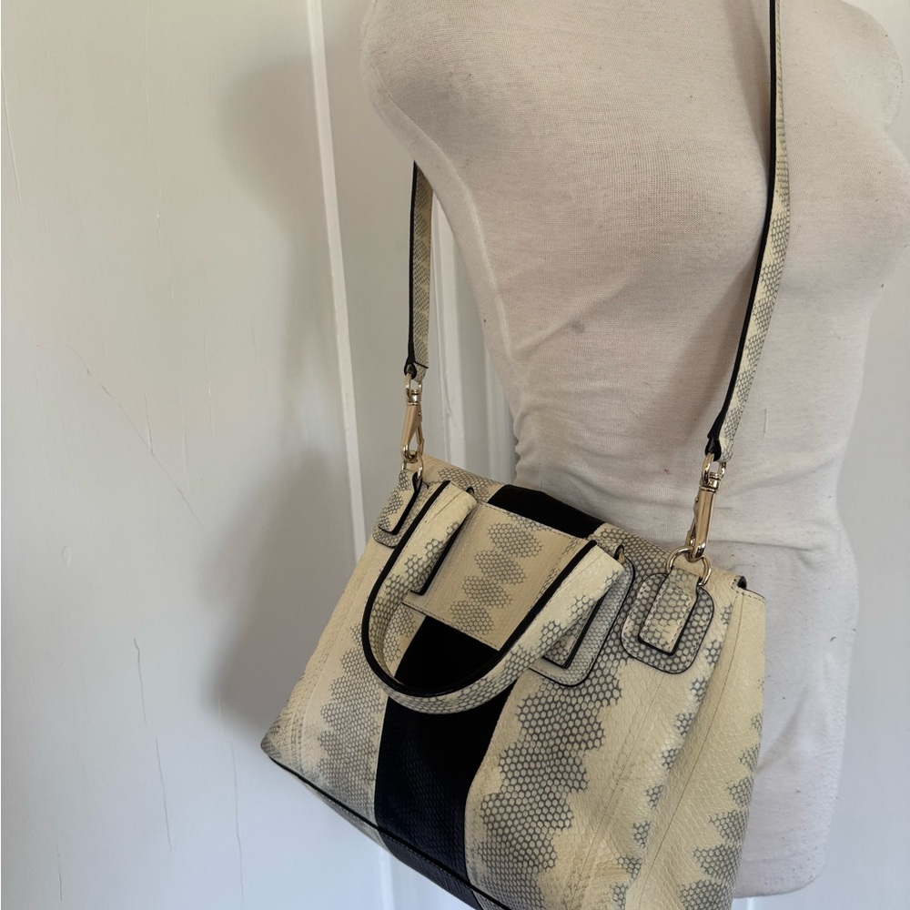 Givenchy Monochrome Snakeskin Patterned Satchel - image 5